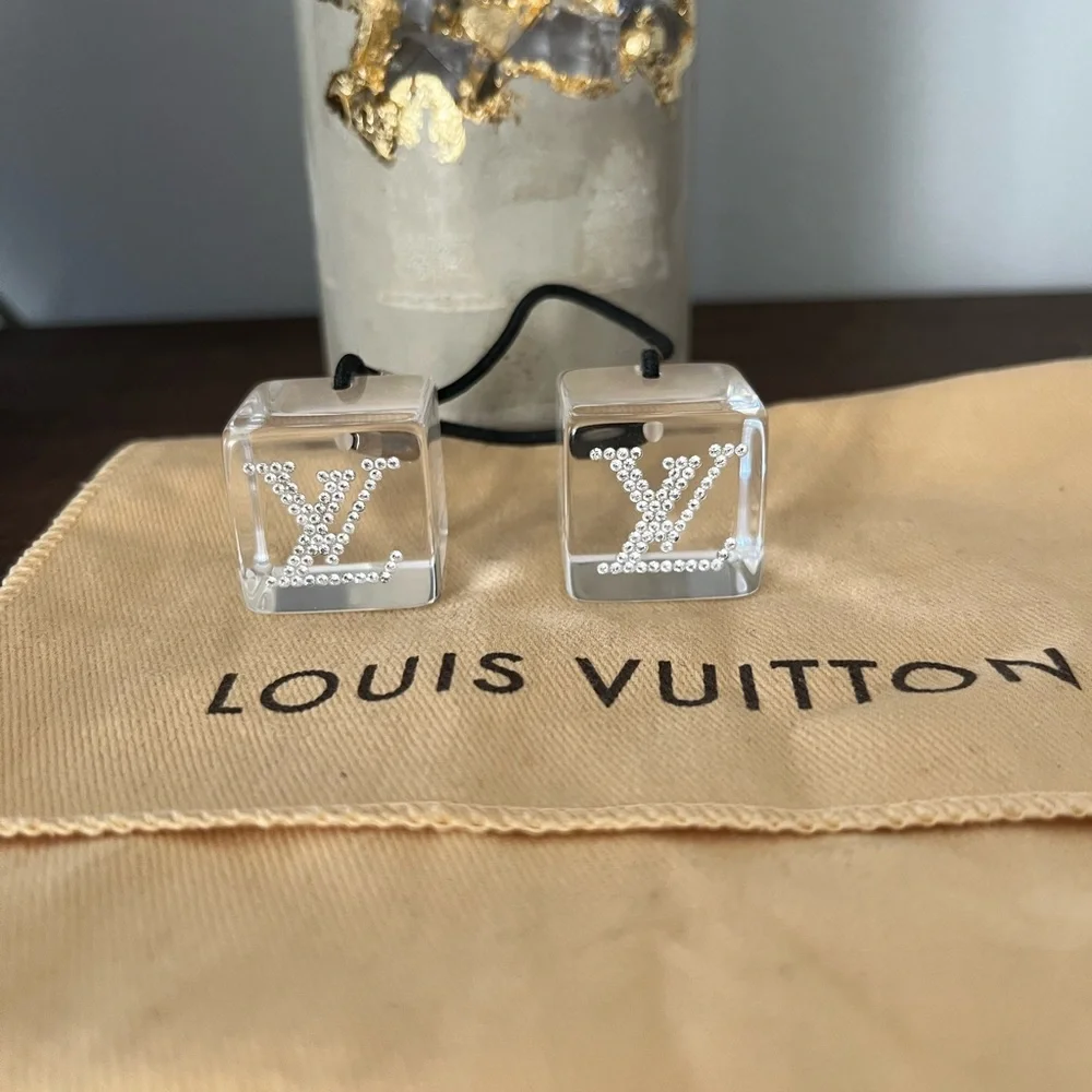 Louis Vuitton Lucite cube hair cube - Picture 10 of 10